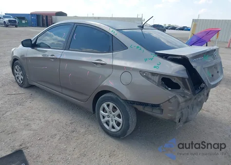 2013 Hyundai Accent Gls z USA, uszkodzony, nr VIN KMHCT4AE1DU462681